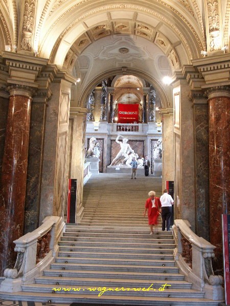 Vienna Sightseeing - Dopp/Zoll in Wien - Treppe im Kunsthistorischen Museum