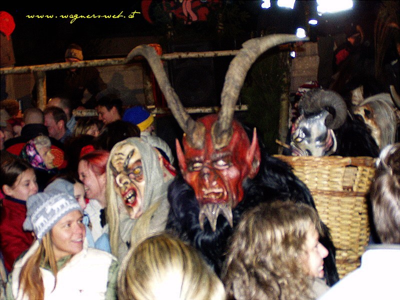 Perchtenlauf in Karnabrunn