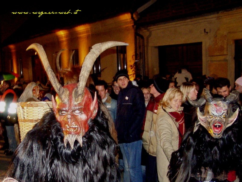 Perchtenlauf in Karnabrunn