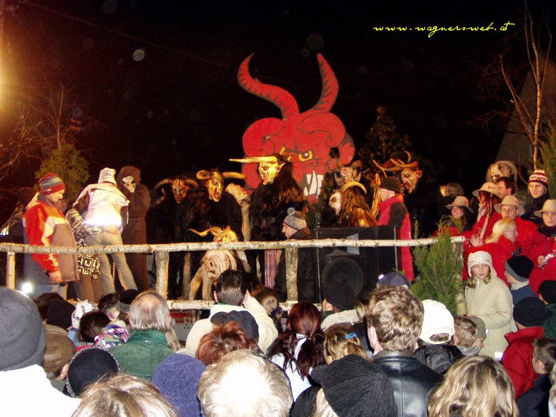 Perchtenlauf in Karnabrunn