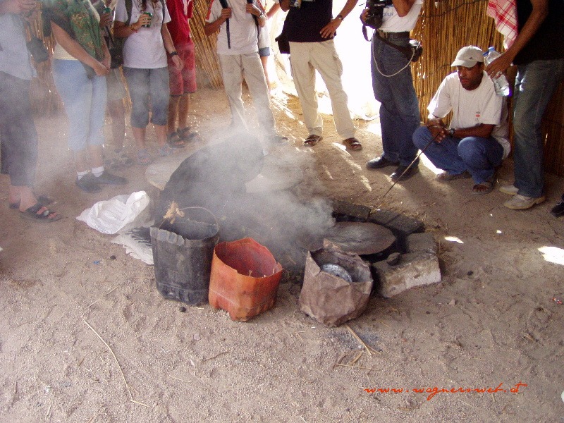 ÄGYPTEN - HURGHADA Vollbiologisches Brot, aber die Zubereitung ist ungesund.