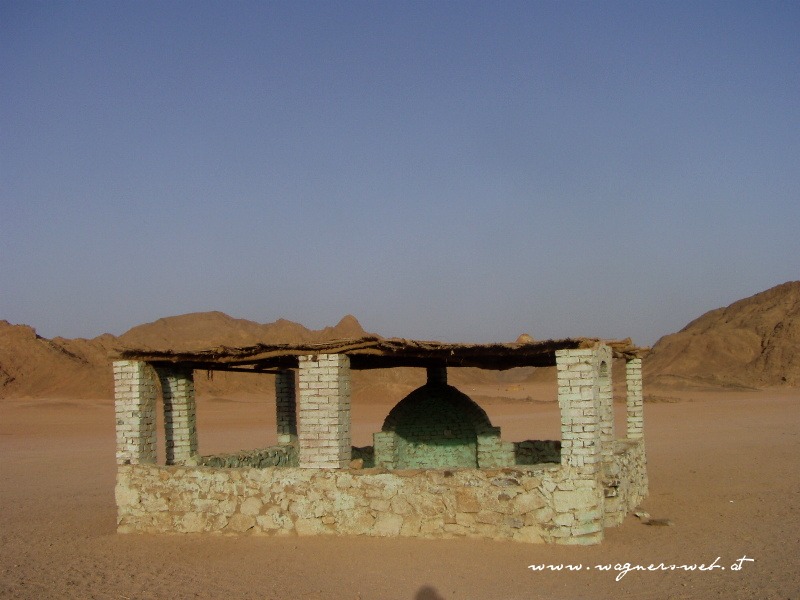 ÄGYPTEN - HURGHADA Im jedem Beduinencamp gibt es eine Moschee