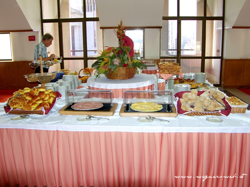 hotel alif frühstücksbuffet