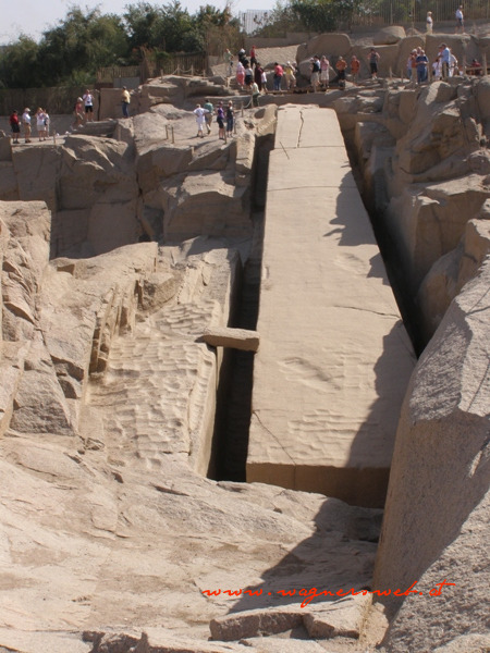 assuan unvollendeter obelisk