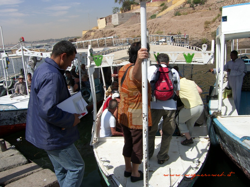 bootsfahrt zum philae-tempel