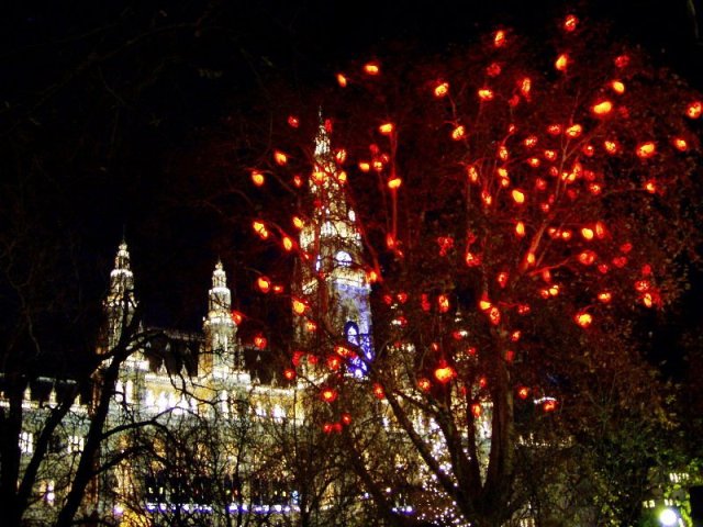CHRISTKINDLMARKT - WEIHNACHTSMARKT