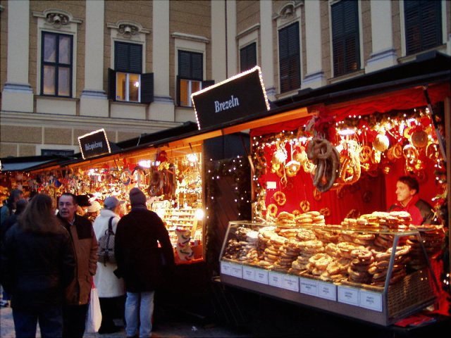 CHRISTKINDLMARKT - WEIHNACHTSMARKT